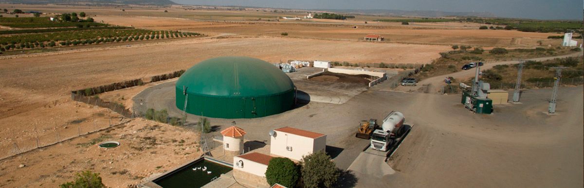 Planta de biogás en una explotación del Grupo Sanchiz, vista de pájaro