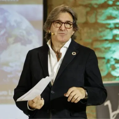 Arturo Larena Arturo Larena