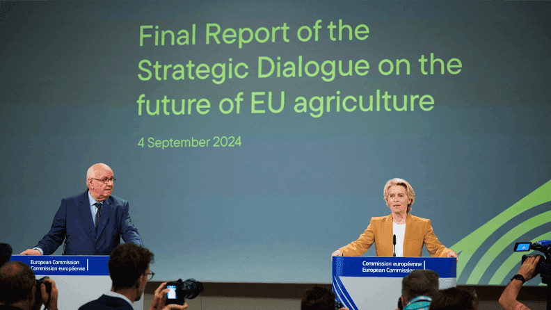 Strohschneider et Von der Leyen lors de la présentation du rapport final.