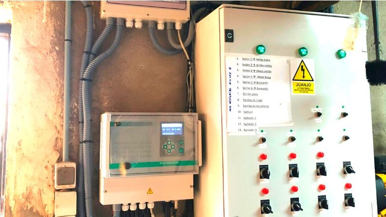 Figura 1. Las bombas dosificadoras de control avanzado son gestionadas por un controlador de riego ITC.