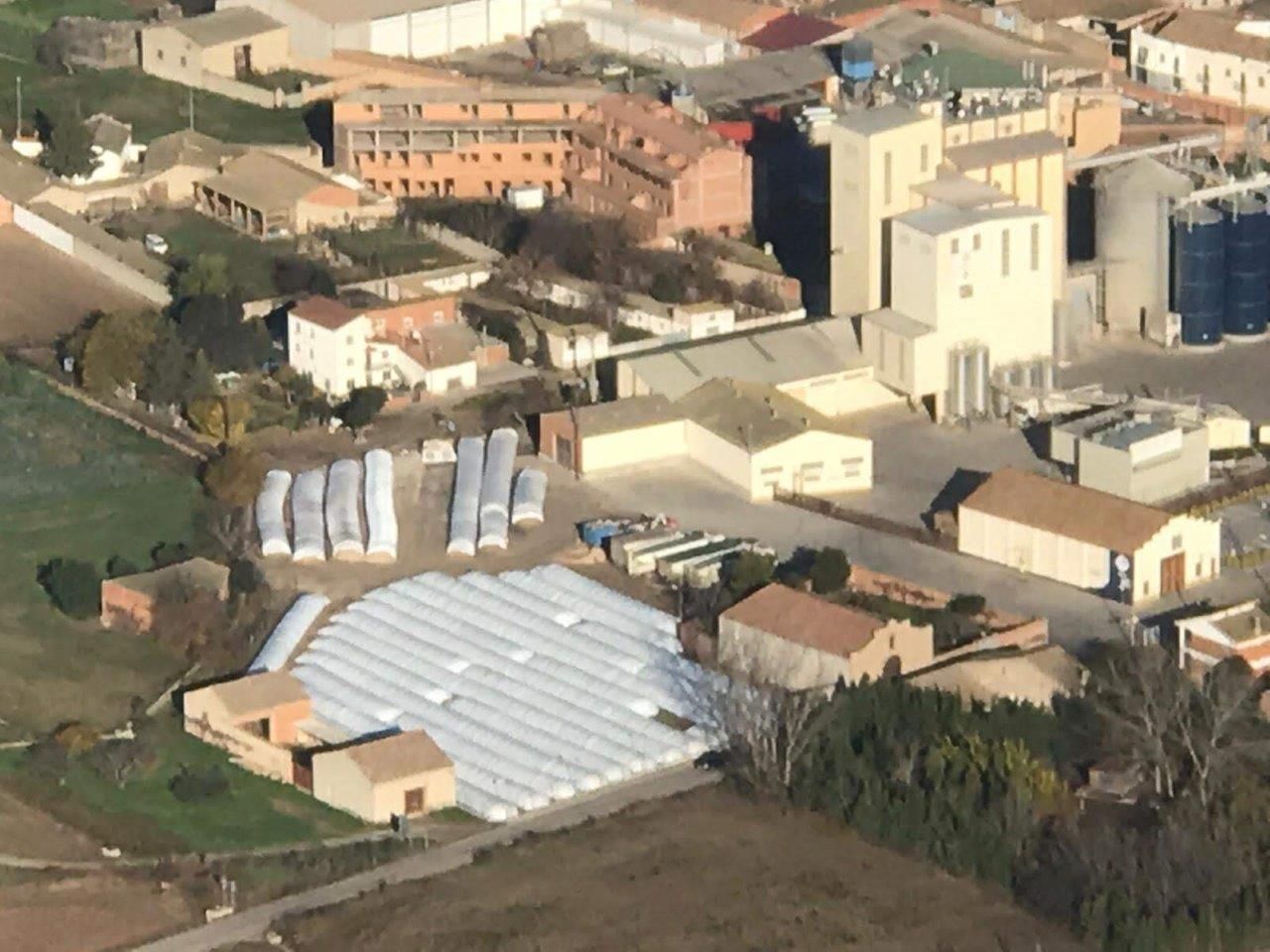 Granja experimental vista desde el cielo, vista completa