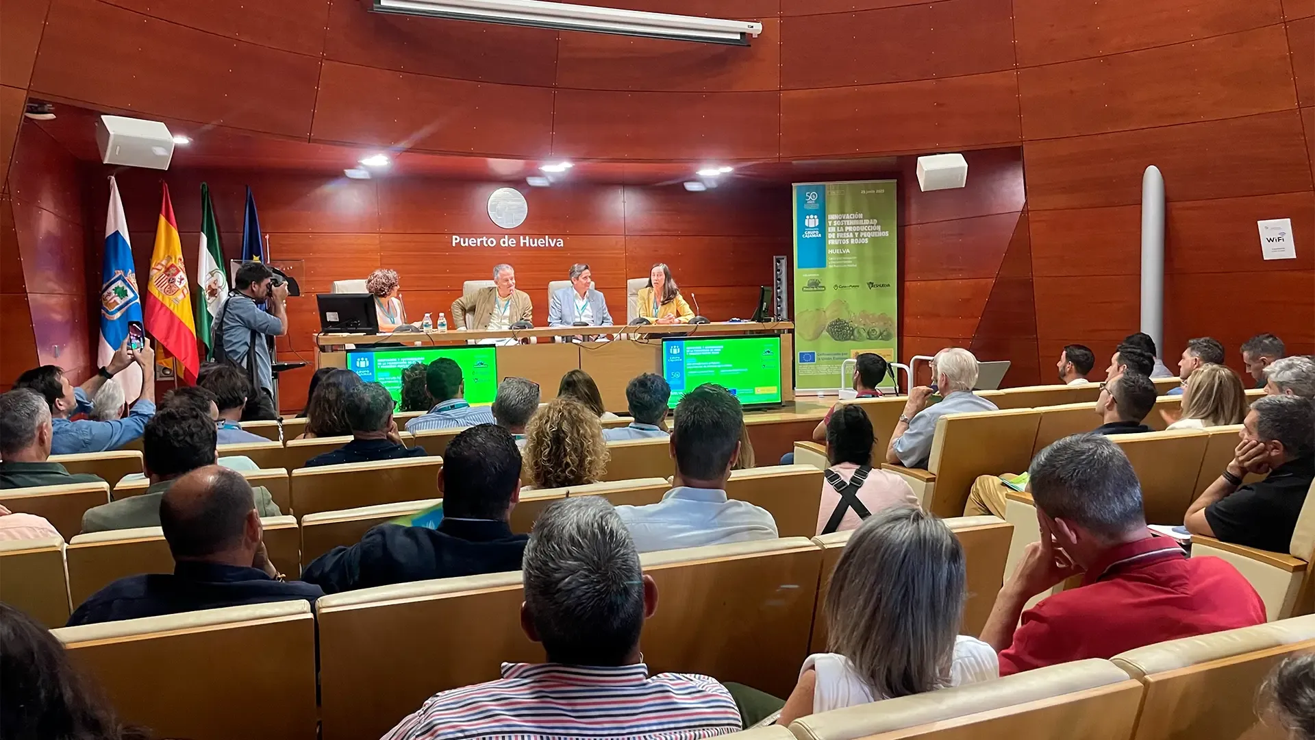 Mesa redonda de la jornada de frutos rojos.