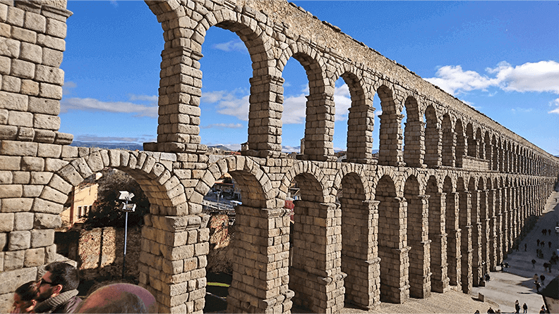 Acueducto de Segovia. Sistema de regadío y trasporte de agua en época romana