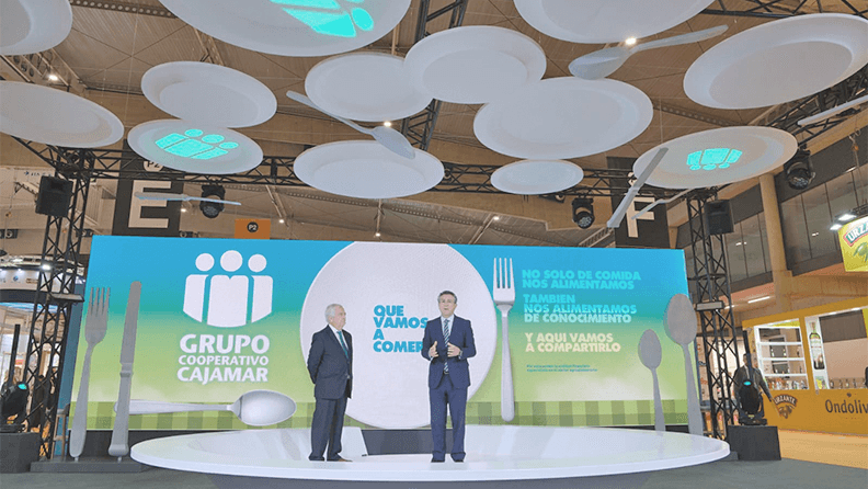 El presidente de Cajamar, Eduardo Baamonde, y Jaime Palafox, en la presentación del informe sobe exportaciones de 2023.