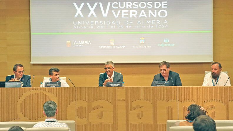 Mesa redonda del curso de verano sobre bioeconomía de 2024.