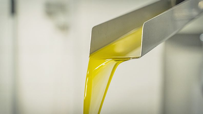 Destilación de aceite de oliva