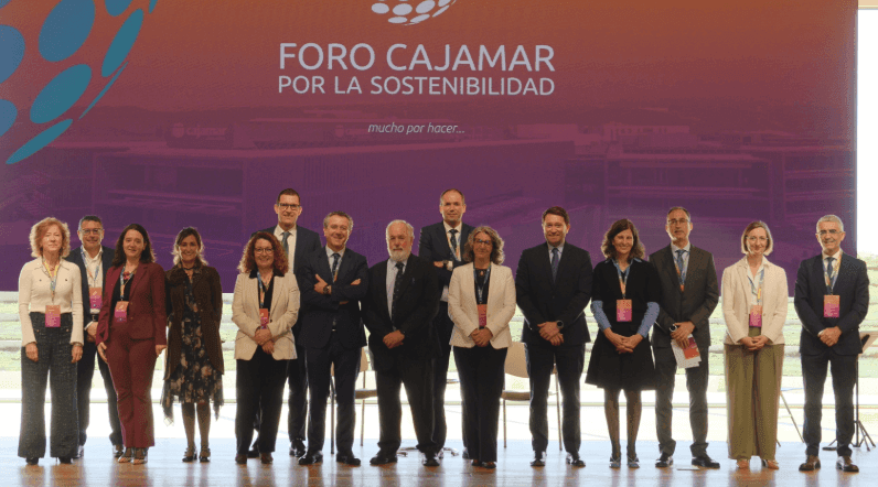 Directivos de Cajamar y principales responsables de empresas líderes y expertos en el Foro Cajamar por la Sostenibilidad