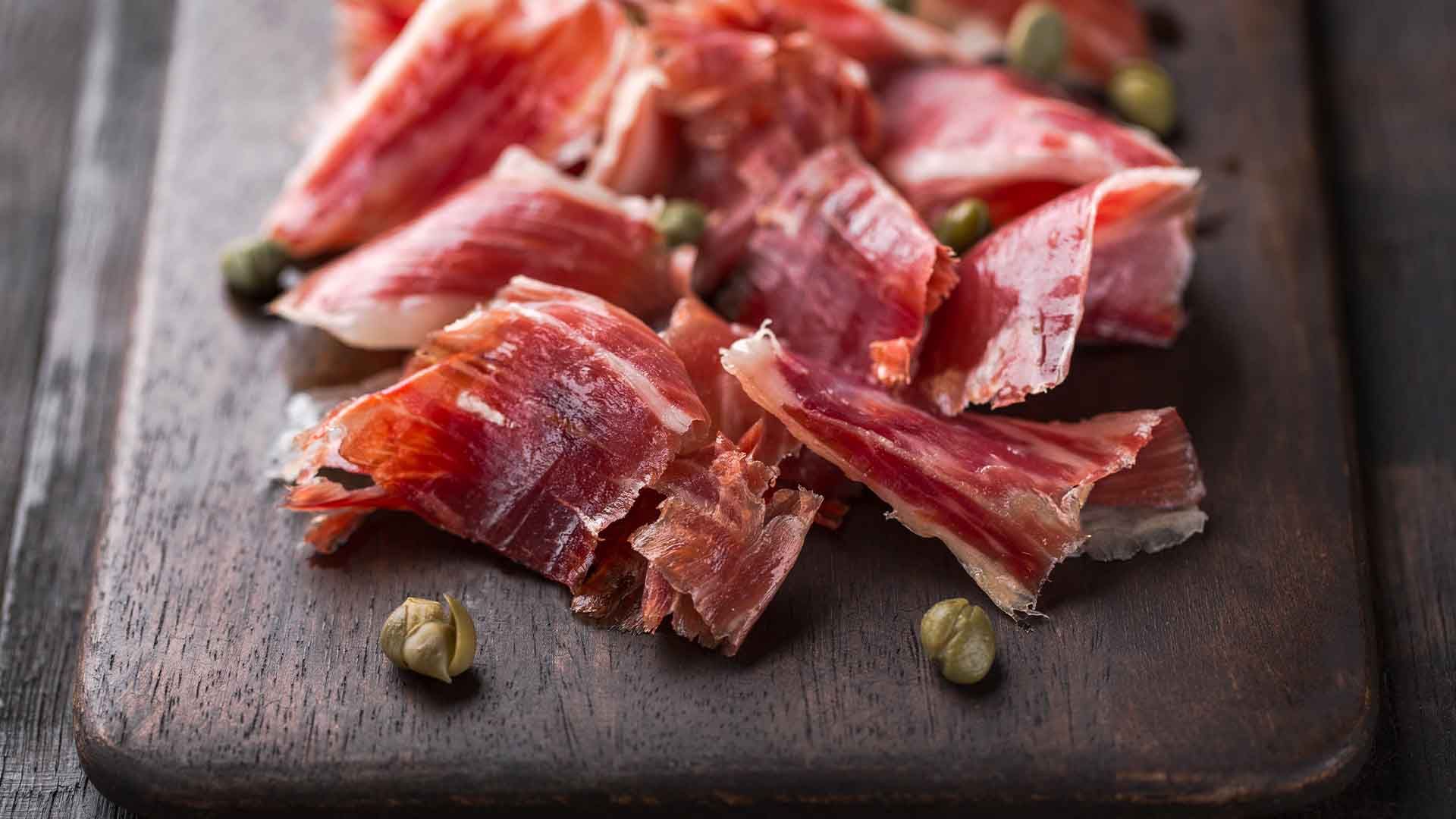 Plato de jamón serrano.