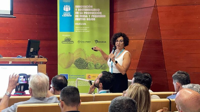 Ana Cabrera, técnica del equipo de formación en Plataforma Tierra