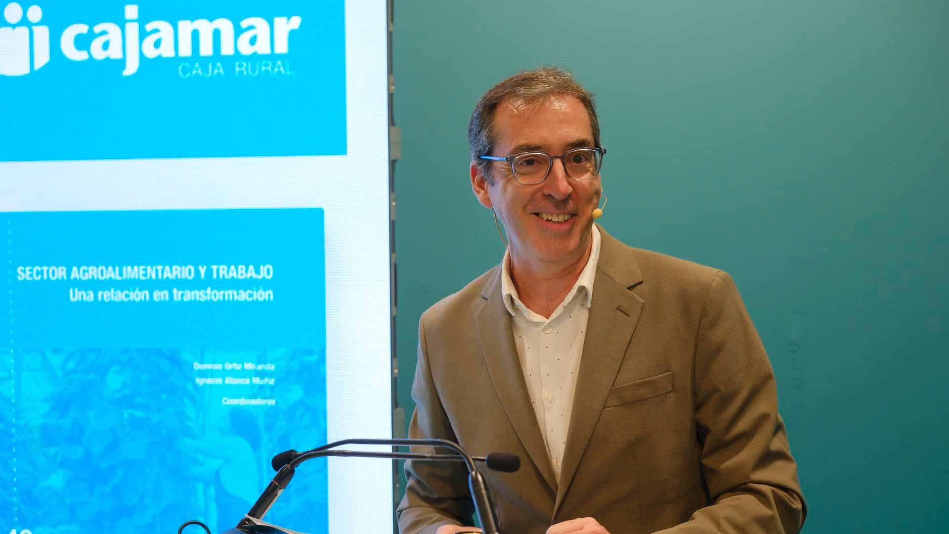 El catedrático de la Universitat Politècnica de València (UPV) y coordinador de la obra, Dionisio Ortiz.