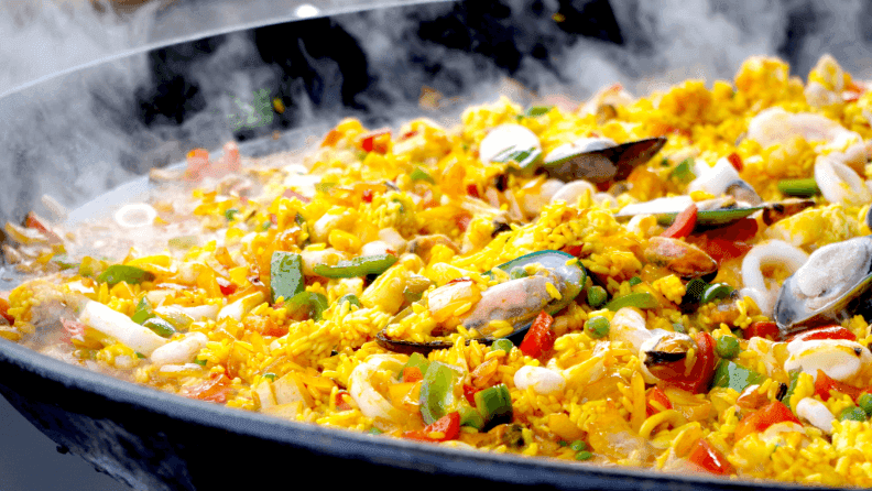 La paella es una de las recetas que simbolizan la dieta mediterránea.