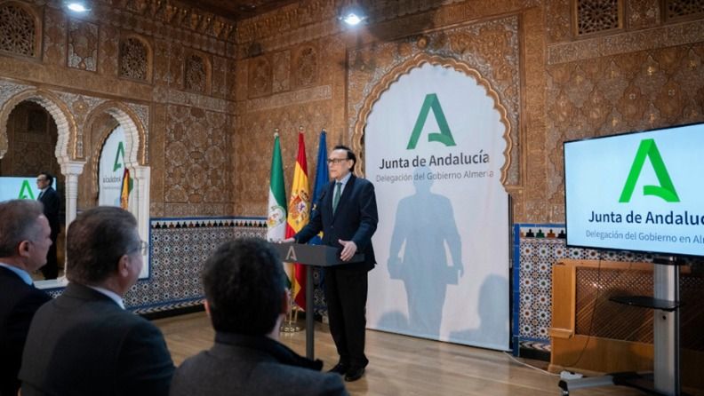 El consejero de Universidad, José Carlos Gómez Villamandos, durante la rueda de prensa en la que ha anunciado la creación de la Academia Andaluza de Agricultura.