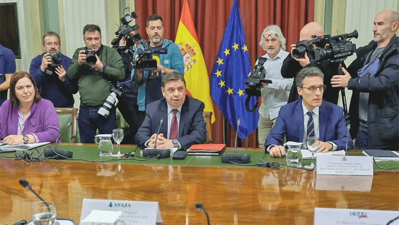 Reunión del ministro, Luis Planas, con las organizaciones agrarias. Foto: EFE Agro.