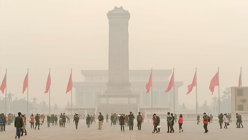 Neblina sobre la plaza de Tiananmen (China)