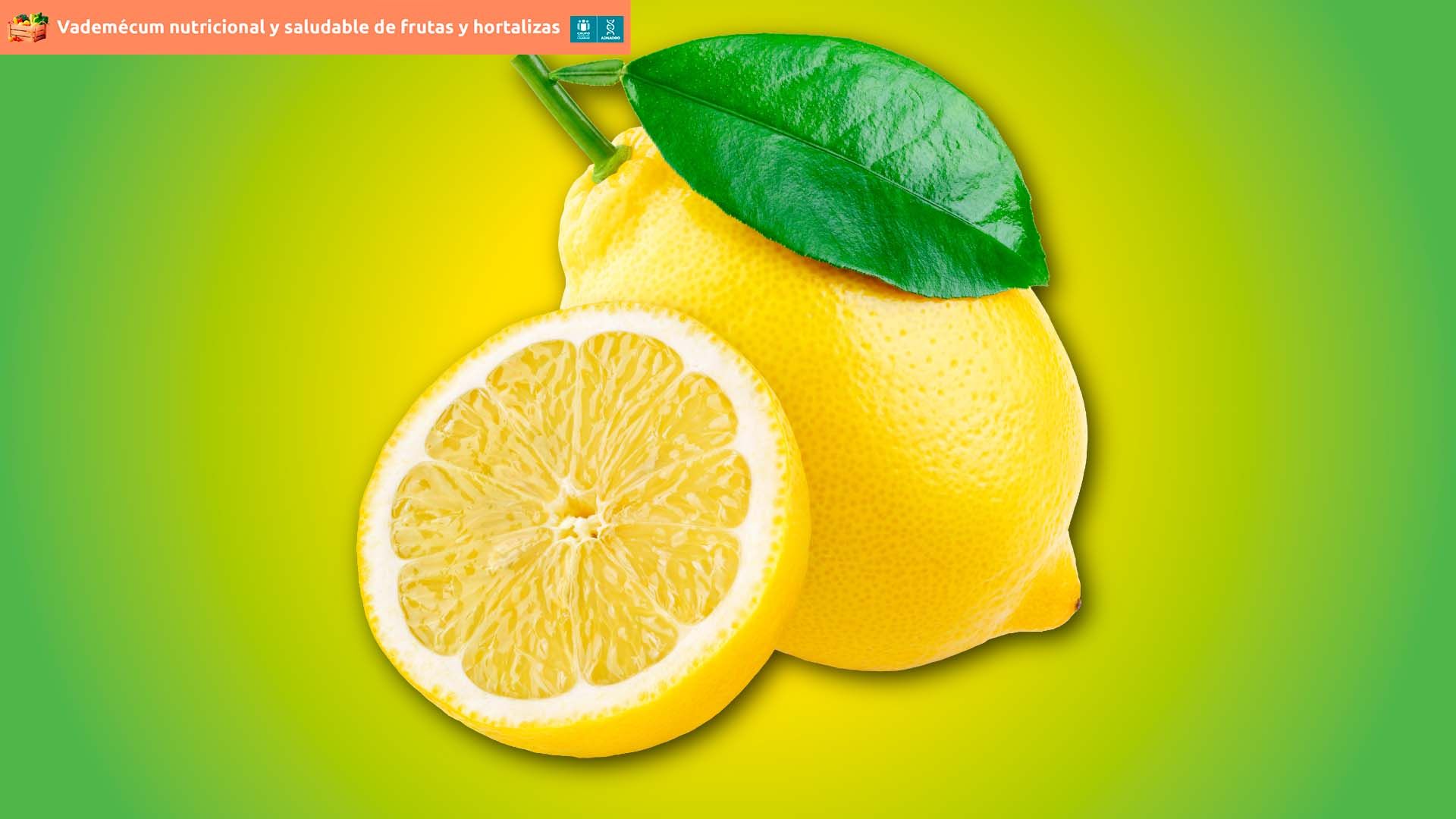 Limones frescos: uno entero con hoja, otro cortado, sobre fondo degradado verde-amarillo.