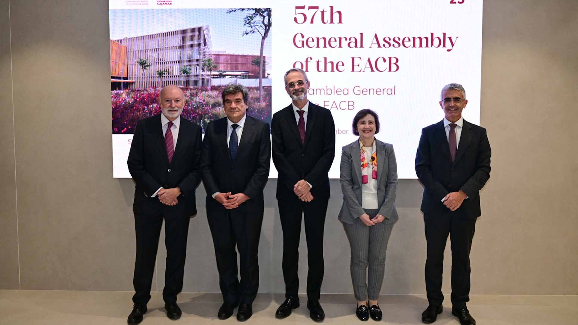 Foto de familia en la Estación Experimental 'Las Palmerillas'.