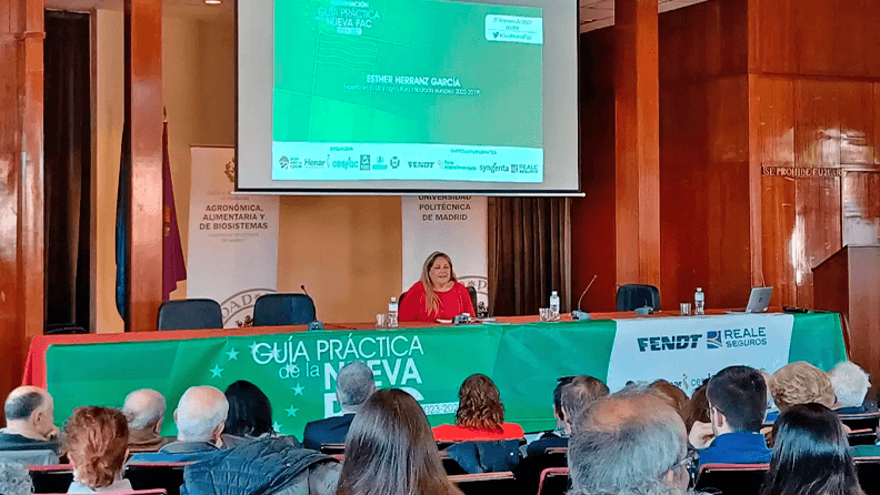 La antigua eurodiputada Esther Herranz en la presentación de la guía práctica de la nueva PAC de Editorial Agrícola. Efeagro/Belén Delgado.