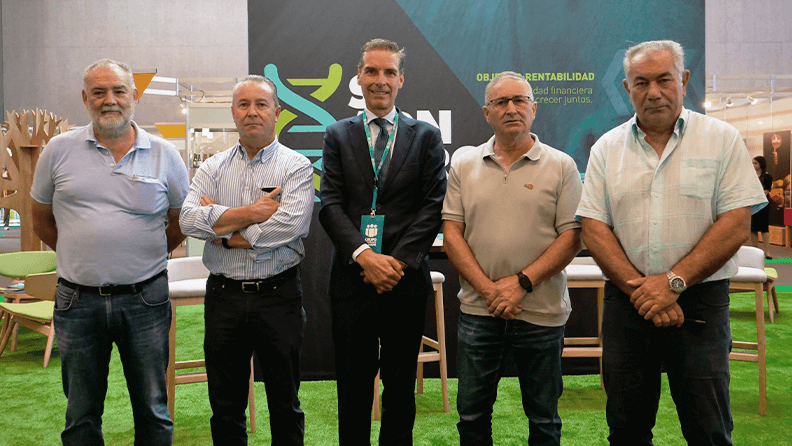 Firma de convenio con las organizaciones profesionales en Salamaq 23